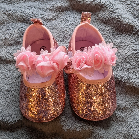 ♦️B2G1FREE ♦️ pink sequence w/3 tulle roses - Picture 1 of 5